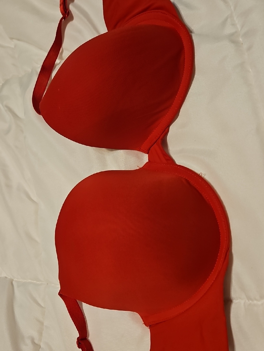 Victoria's Secret Smooth Red T-Shirt Bra